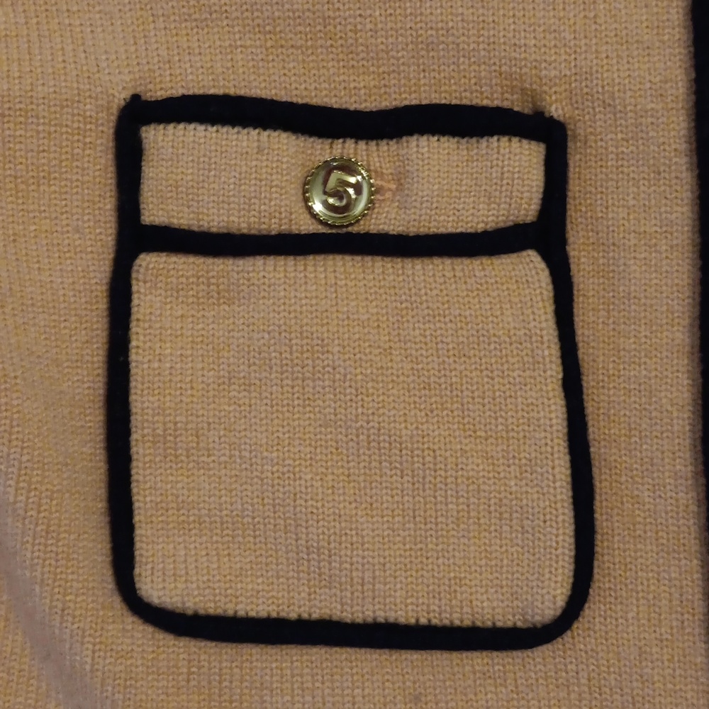 Authentic Chanel 21S Pink Runway Cardigan 36 EUC - Picture 2 of 10